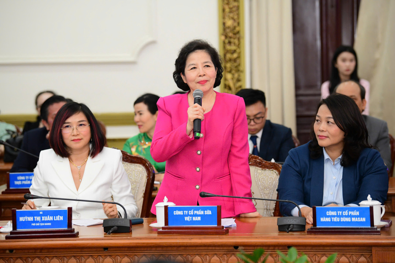 Vinamilk được vinh danh là doanh nghiệp tiêu biểu của TP Hồ Chí Minh nhân kỷ niệm 50 năm thống nhất đất nước - Ảnh 1.