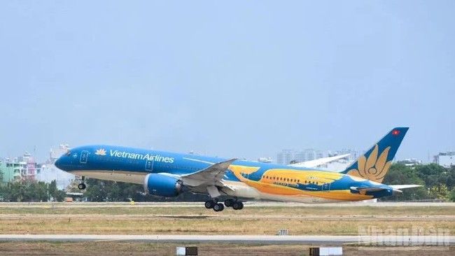 Năm 2025, Vietnam Airlines lập kỷ lục doanh thu, báo lãi hơn 8.400 tỷ đồng