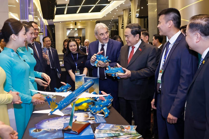 Vietnam Airlines navigates global market volatility, eyeing double-digit growth in 2026 - Ảnh 2.