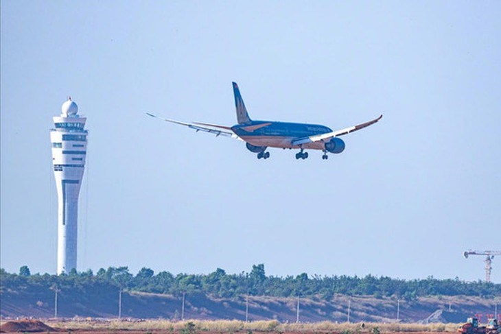Vietnam Airlines se mobilise face aux turbulences des marchés internationaux et vise une croissance à deux chiffres en 2026 - Ảnh 1.
