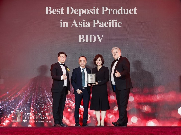 BIDV viết tiếp thập kỷ dẫn đầu với cú đúp giải thưởng Ngân hàng Bán lẻ tốt nhất Việt Nam Tiền gửi tốt nhất châu Á - Ảnh 2.