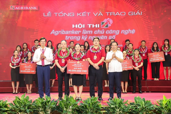 Công nghệ dẫn lối - Agribank bứt phá chuyển đổi số năm 2025 - Ảnh 2.