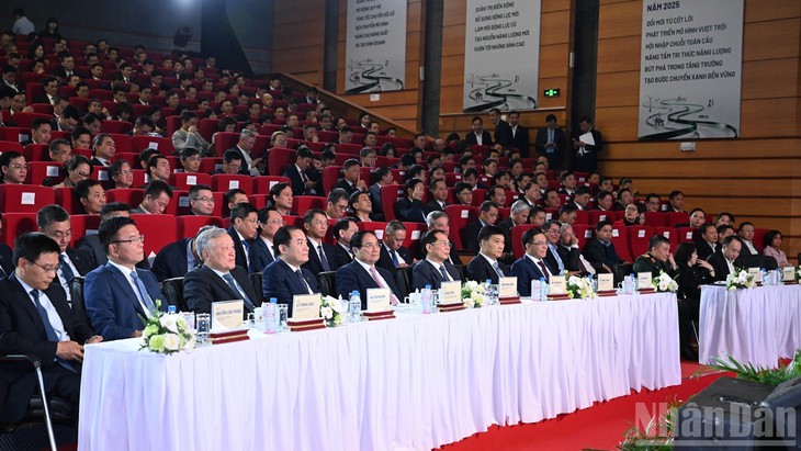Petrovietnam tiên phong về khoa học công nghệ chuyển đổi năng lượng, bảo đảm tăng trưởng 2 con số - Ảnh 4.