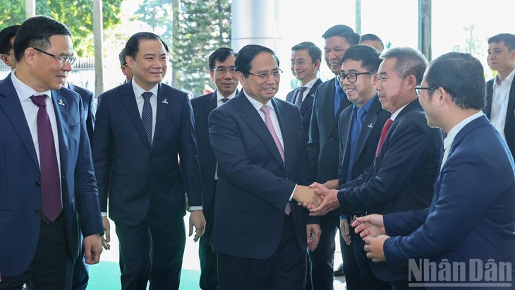 Petrovietnam tiên phong về khoa học công nghệ chuyển đổi năng lượng, bảo đảm tăng trưởng 2 con số - Ảnh 2.