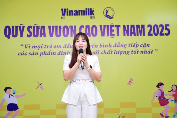 Vinamilk launches Vietnam Rising Milk Fund 2025 on the occasion of the 50th anniversary of national reunification - Ảnh 5.