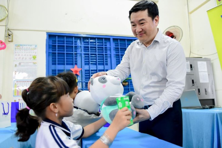 Vinamilk launches Vietnam Rising Milk Fund 2025 on the occasion of the 50th anniversary of national reunification - Ảnh 2.