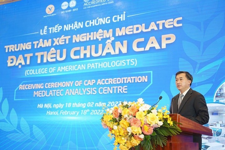 Đơn vị y tế đầu tiên Việt Nam nhận chứng chỉ xét nghiệm đạt tiêu chuẩn CAP - Ảnh 2.