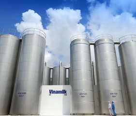 Vinamilk được vinh danh là doanh nghiệp tiêu biểu của TP Hồ Chí Minh nhân kỷ niệm 50 năm thống nhất đất nước