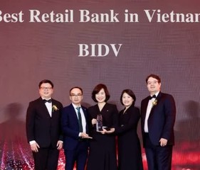 BIDV viết tiếp thập kỷ dẫn đầu với cú đúp giải thưởng Ngân hàng Bán lẻ tốt nhất Việt Nam Tiền gửi tốt nhất châu Á
